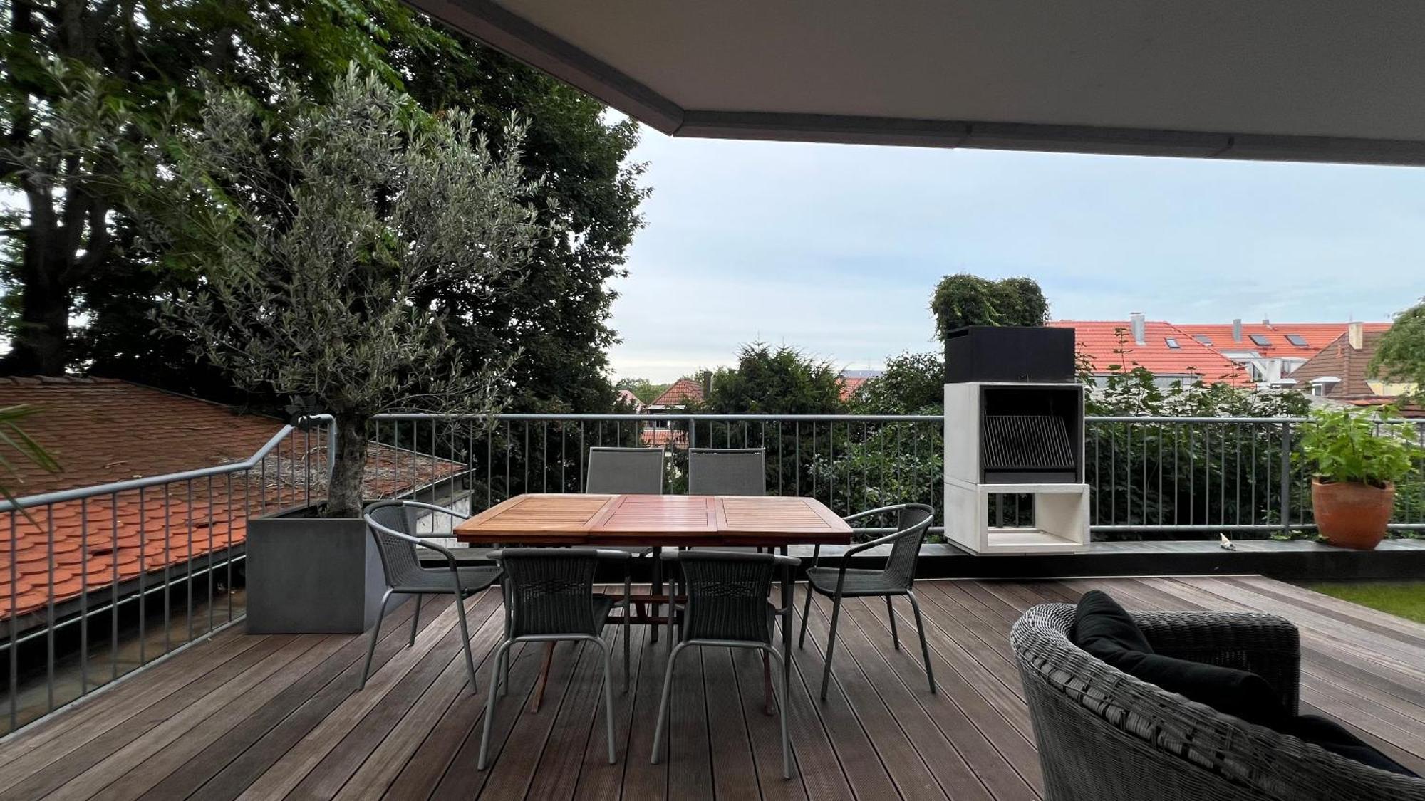Ludwigshome Luxus - Zentral, Kostenloser Parkplatz, Terrasse Ludwigsburg Dış mekan fotoğraf