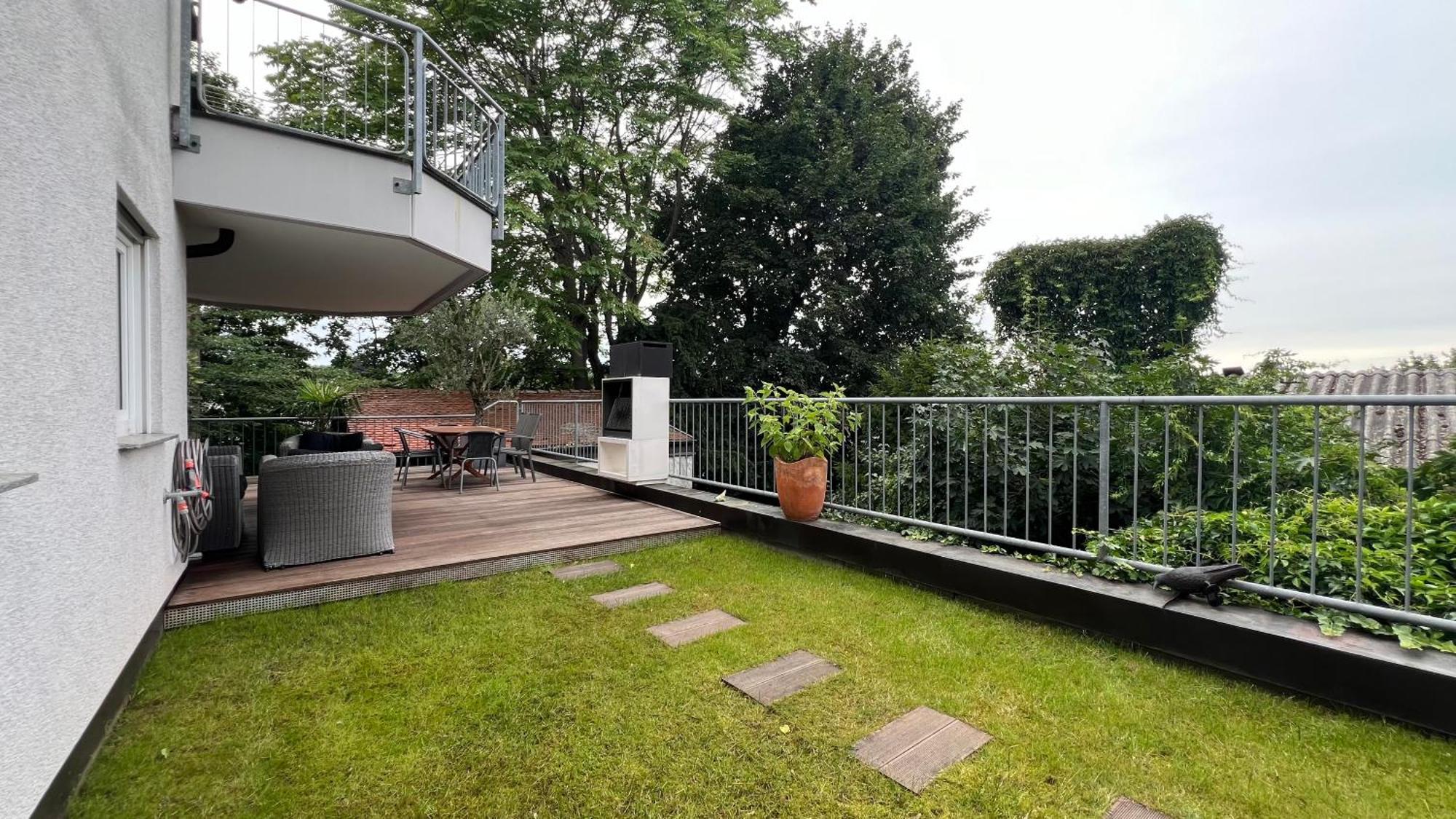 Ludwigshome Luxus - Zentral, Kostenloser Parkplatz, Terrasse Ludwigsburg Dış mekan fotoğraf