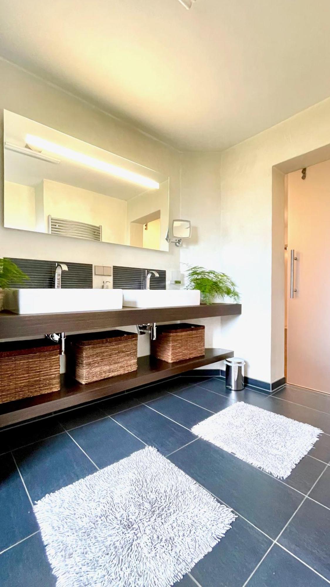 Ludwigshome Luxus - Zentral, Kostenloser Parkplatz, Terrasse Ludwigsburg Dış mekan fotoğraf